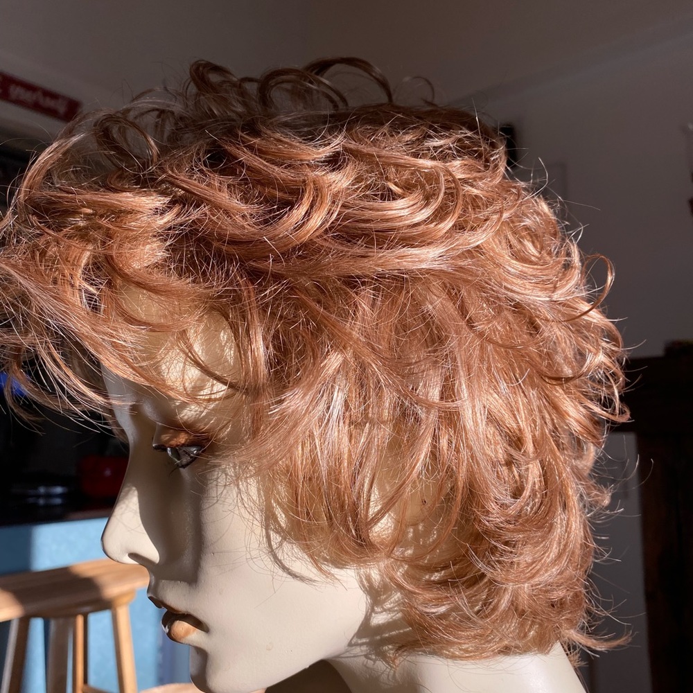 Wig - Picture 8 of 14
